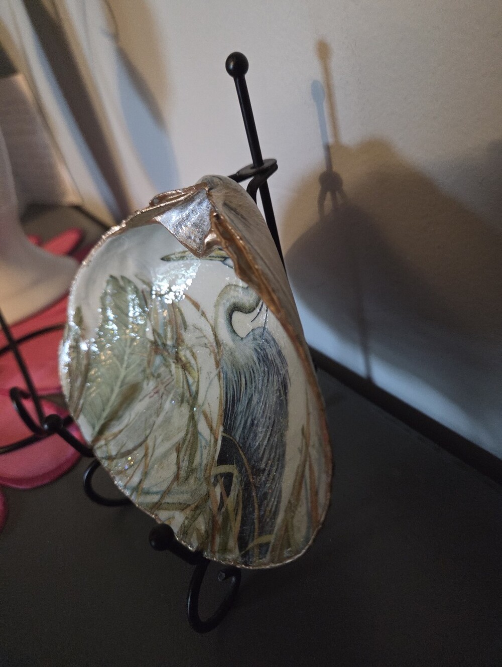 Handcrafted Large Clam Heron Design Shell - Picture 4 of 5